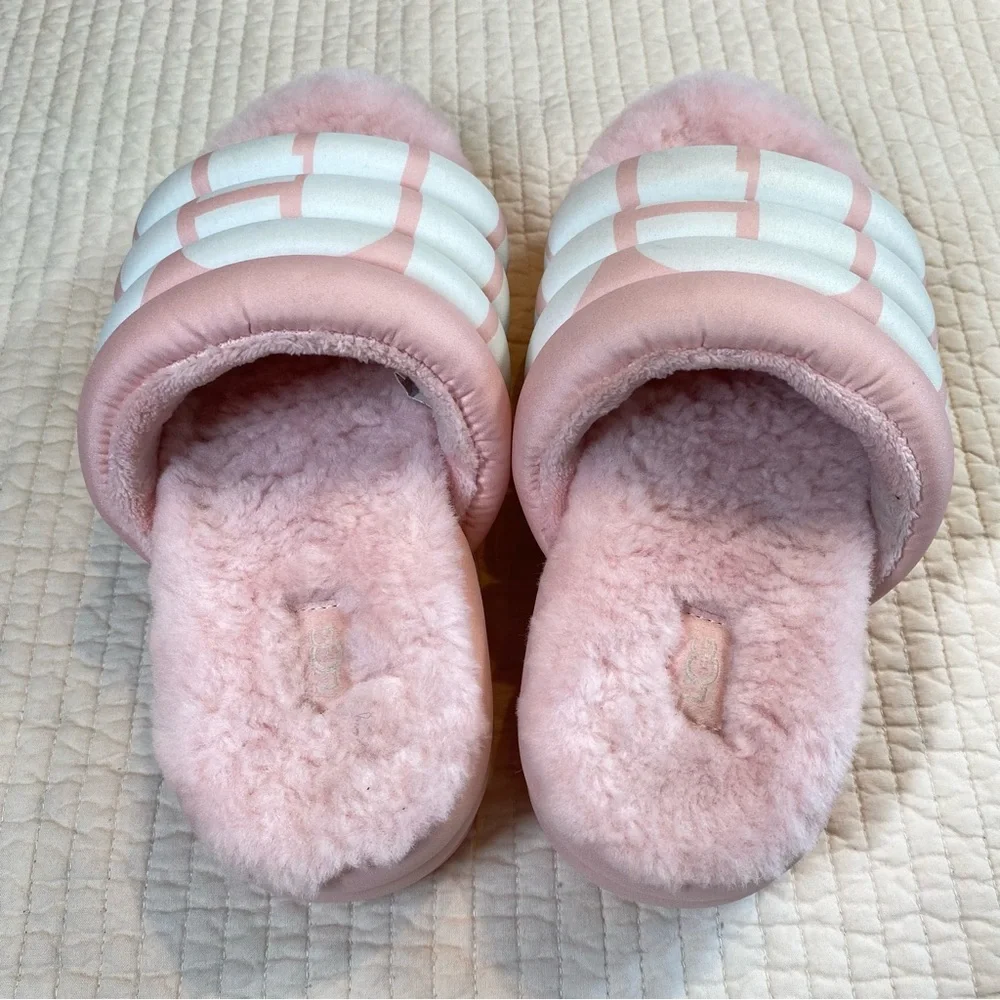 UGG Womens Maxi Slide Logo Sandal Pink Scallop Puff Platform Fur Lined Size 8